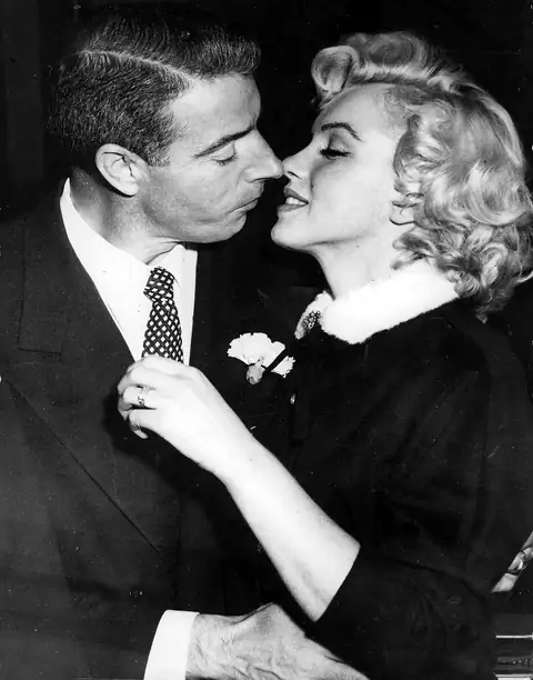 La boda de Marilyn Monroe y Joe DiMaggio en San Francisco, 1954